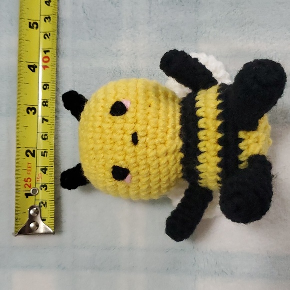 AMIGURUMI BEE 🐝 - Picture 6 of 6
